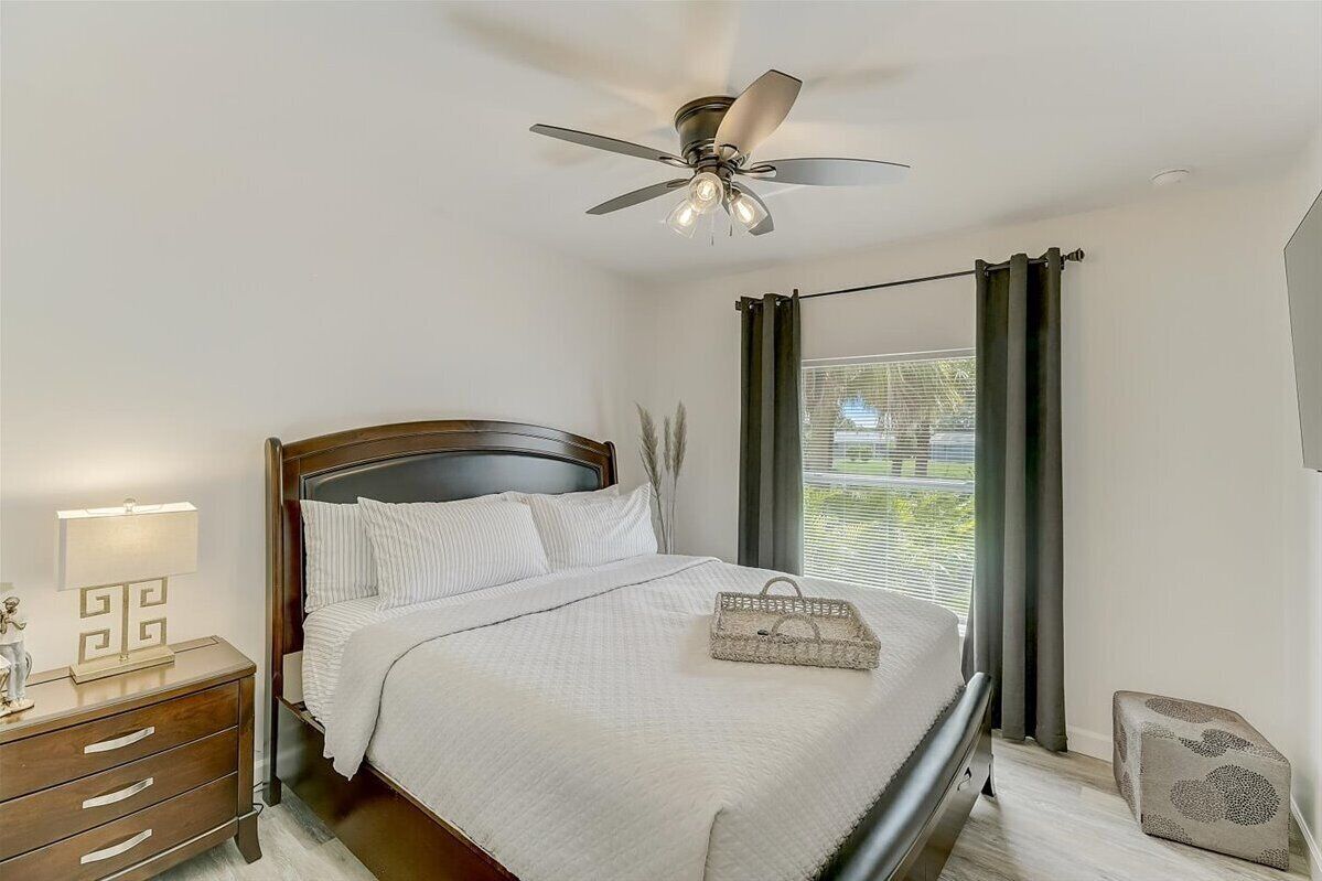 3 slaapkamers, een strijkplank/strijkijzer, gratis wifi, beddengoed