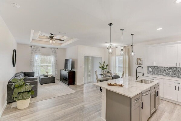 Interior -  Water Front Sunny Relaxing  Vacation Home 3bds, 2 bath,  close to gulf beaches  (Rotonda West)