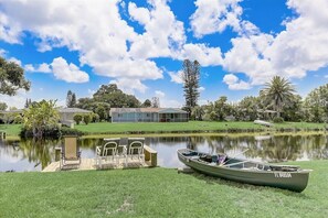 Terrace/patio -  Water Front Sunny Relaxing  Vacation Home 3bds, 2 bath,  close to gulf beaches  (Rotonda West)