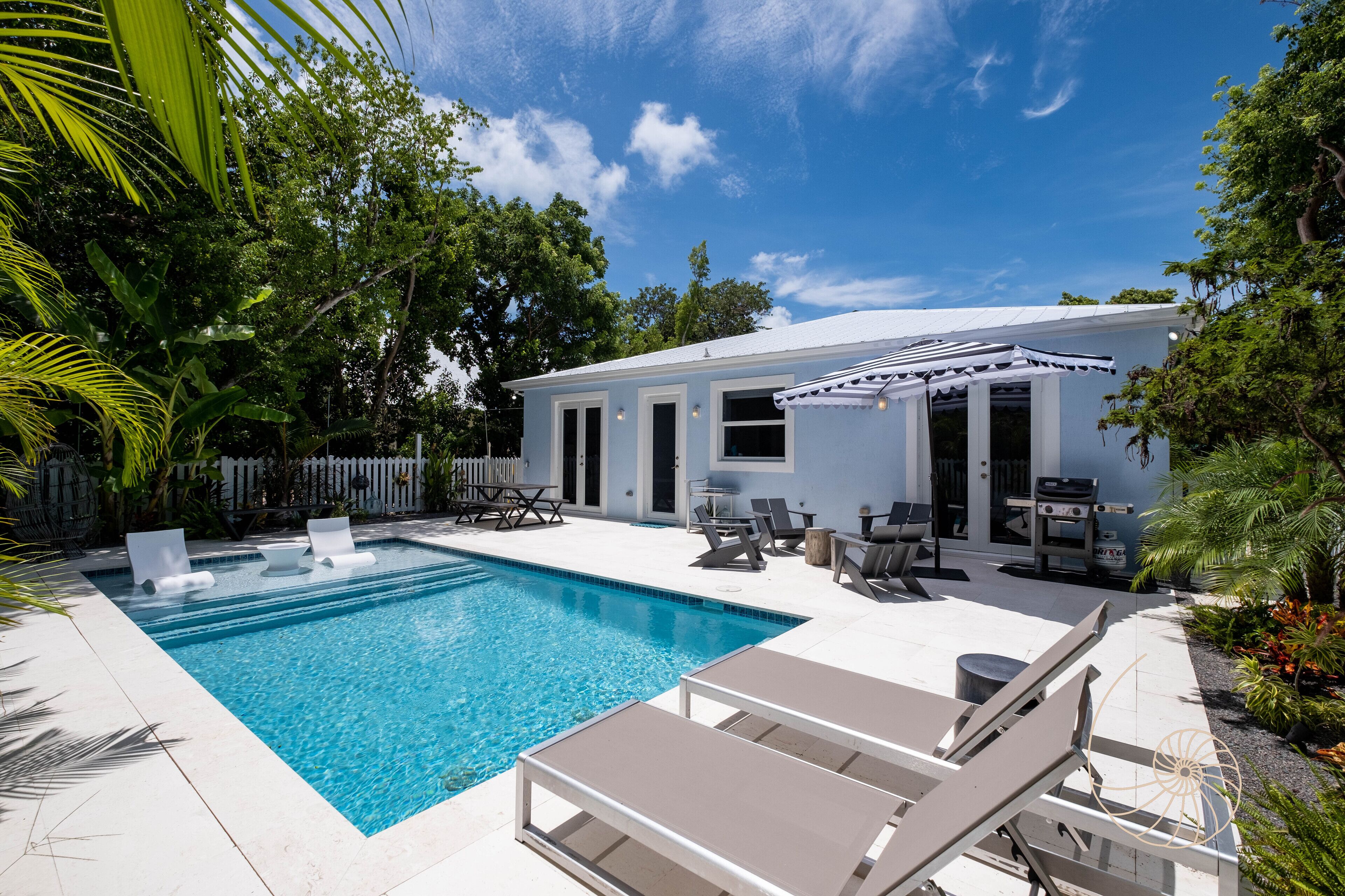 Blue Haven ~ Modern Downtown Islamorada Home with Pool!
