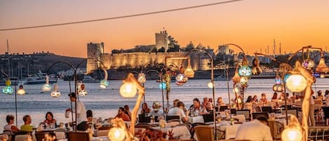 Local and international cuisine, beach views