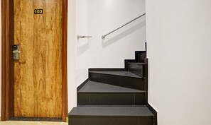 Staircase - Itsy Hotels Heraa International (Mumbai)