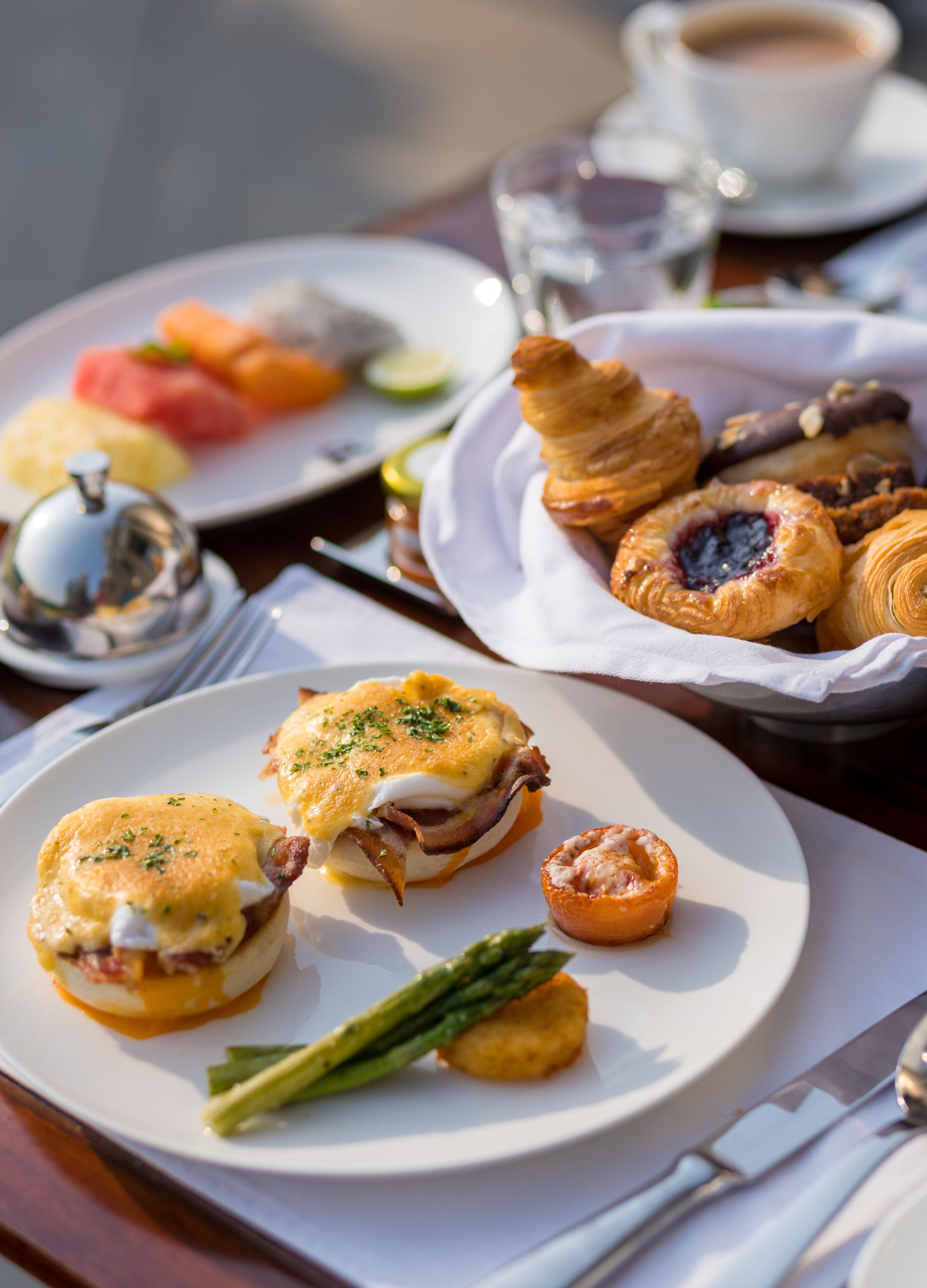 Daily buffet breakfast for a fee