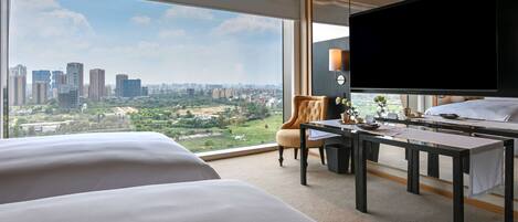 1 bedroom, premium bedding, minibar, in-room safe