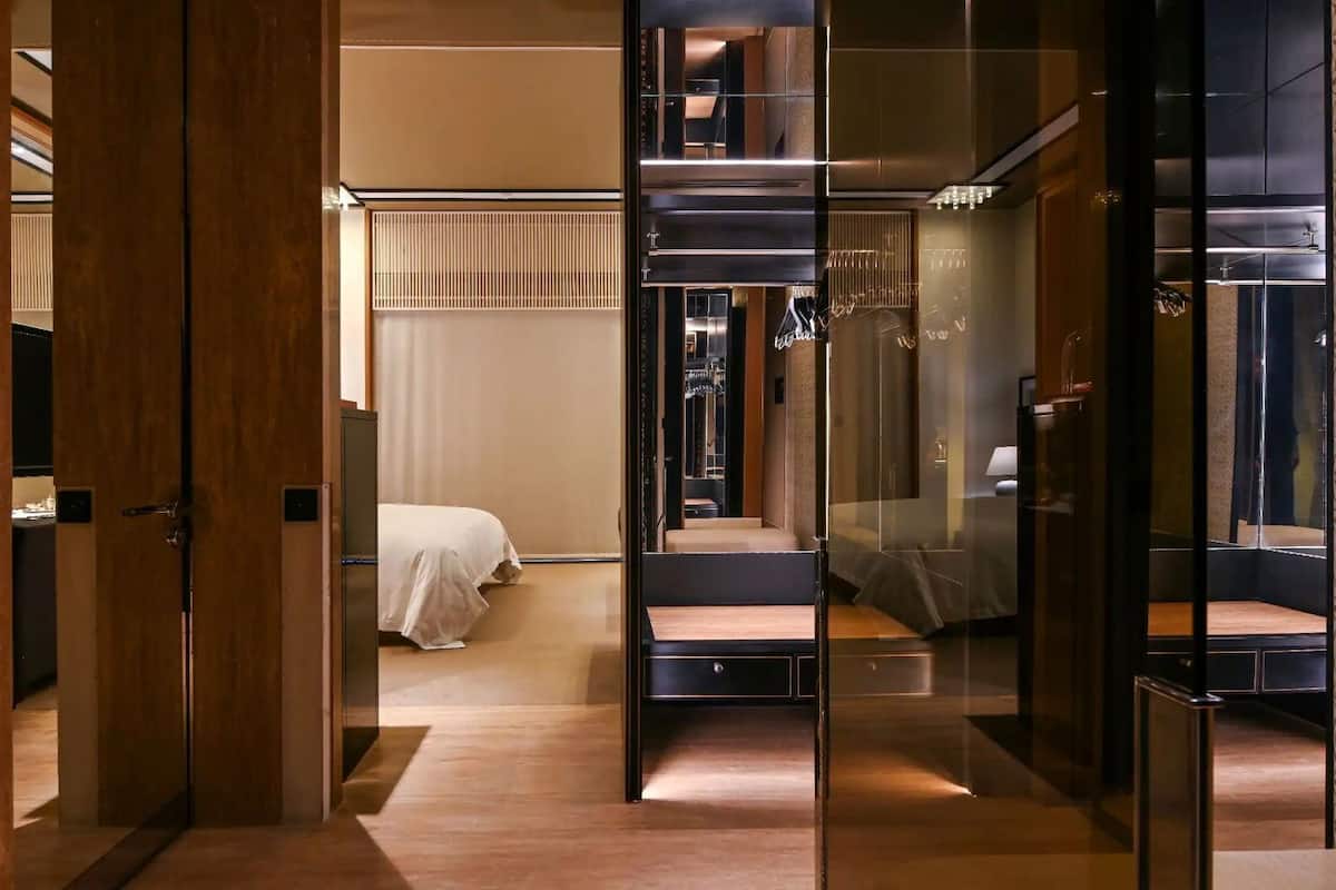 Premium bedding, minibar, in-room safe, free WiFi