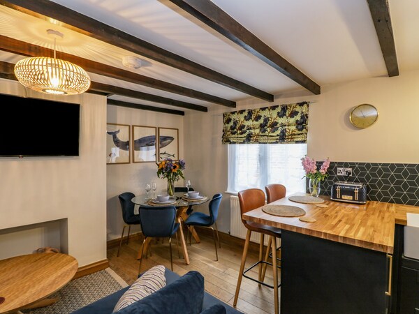 April Cottage - Whitby, UK