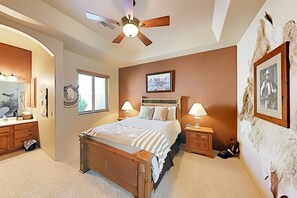 4 bedrooms, desk, free WiFi, bed sheets