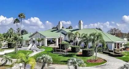 Villa on golf course w/ pool near Sebring Raceway