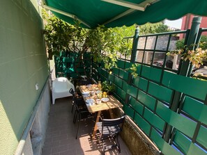 Căn hộ, 1 phòng ngủ, bếp | Hiên