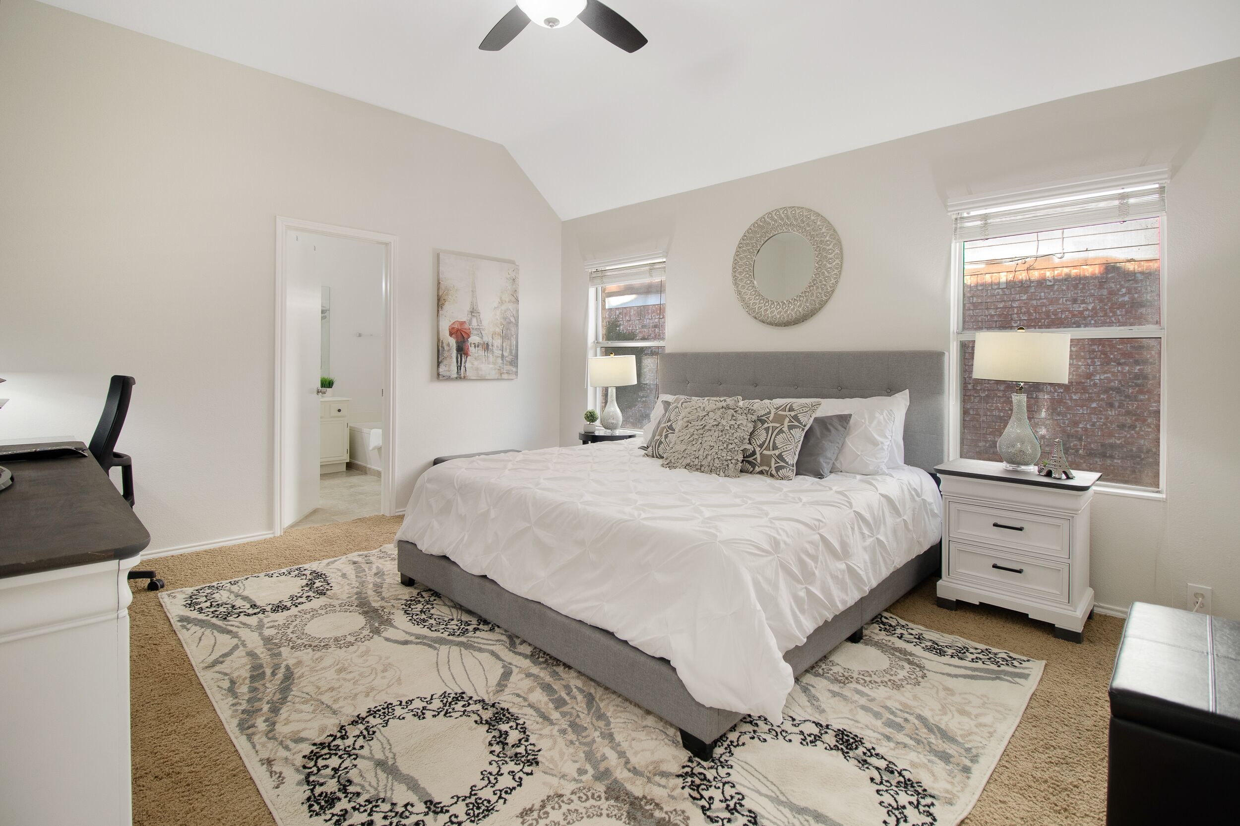 Cozy 3 BR /Home Office / Backyard Gateway / Perfect for Longer Stays