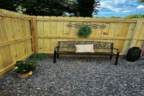 Property grounds - Modern & Cozy 4 beds Bungalow -Near LSU! w/Parking (Port Allen)