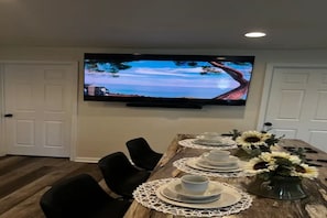 Dining - Modern & Cozy 4 beds Bungalow -Near LSU! w/Parking (Port Allen)