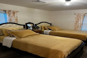 3 bedrooms, WiFi - Modern & Cozy 4 beds Bungalow -Near LSU! w/Parking (Port Allen)