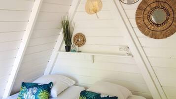 1 bedroom, internet, bed sheets