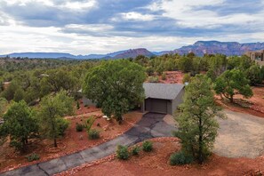 Exterior - Magical Cottage: Hot Tub, VIEWS, Nature All Around (Sedona)