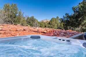 Outdoor spa tub - Magical Cottage: Hot Tub, VIEWS, Nature All Around (Sedona)