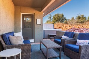 Terrace/patio - Magical Cottage: Hot Tub, VIEWS, Nature All Around (Sedona)