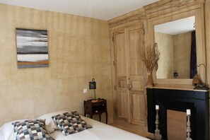 4 chambres, fer et planche à repasser, lit parapluie, Wi-Fi gratuit