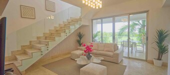 Stylish Penthouse With hot tub and Amazing Views