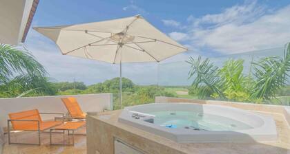 Stylish Penthouse With hot tub and Amazing Views