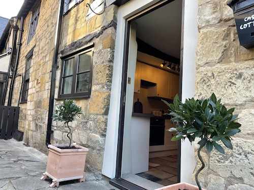 Cotswold Cottage in Winchcombe Near Broadway
