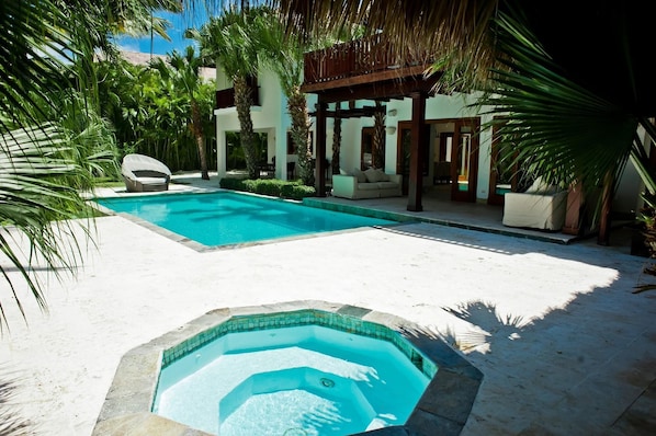 Villa | 4 bedrooms, free cribs/infant beds, Internet