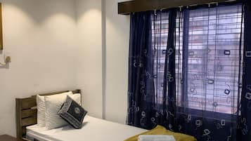 Apartment, Multiple Beds | 2 bedrooms, iron/ironing board, free WiFi, bed sheets