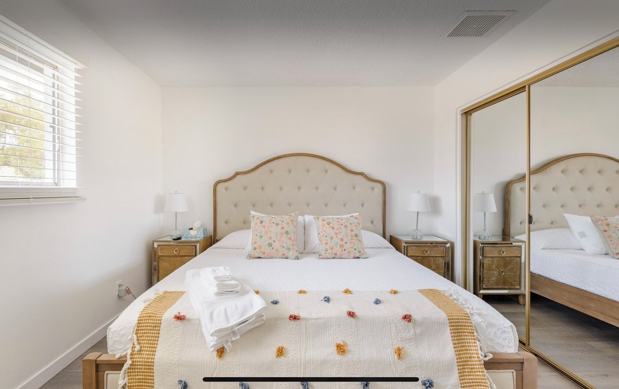 3 Schlafzimmer, Schreibtisch, Bügeleisen/Bügelbrett, WLAN