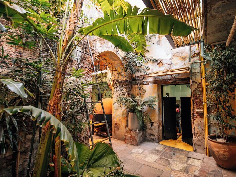 Breakfast, lunch and dinner served