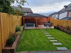 Cottage | Property grounds - Rhif Saith (Ruthin)