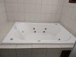 Suite Casal com Hidromassagem | Bathroom - Astro Rei Pousada Paraty (Paraty)