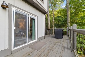 Terrace/patio - Minutes to Banner Elk, Quiet MTN Home w/ Fireplace (Banner Elk)