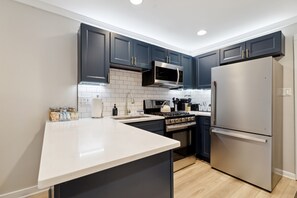 Fridge, microwave, oven, stovetop - Minutes to Banner Elk, Quiet MTN Home w/ Fireplace (Banner Elk)