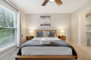 3 bedrooms, iron/ironing board, travel crib, free WiFi - Minutes to Banner Elk, Quiet MTN Home w/ Fireplace (Banner Elk)