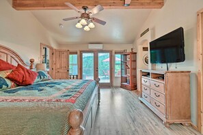 4 Schlafzimmer, Schreibtisch, Bügeleisen/Bügelbrett, Internetzugang