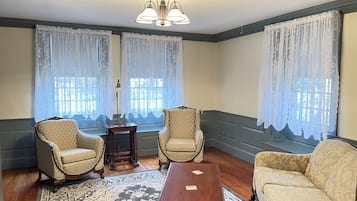 Combined shower/tub, hair dryer, towels, soap