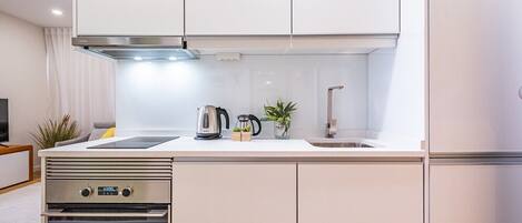 Fridge, microwave, oven, coffee/tea maker