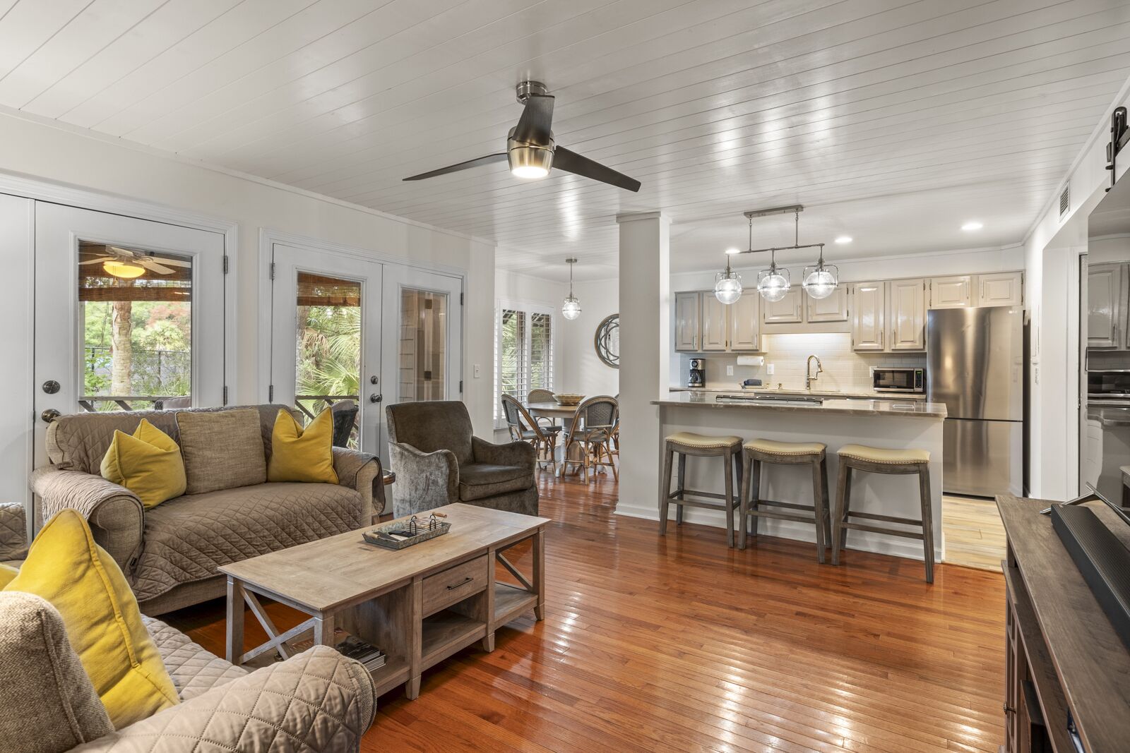 4795 Tennis Club: 2BR Villa, Easy Beach Access, Credit for Bikes/Beach Gear