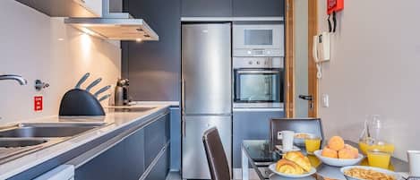 Fridge, microwave, oven, dishwasher