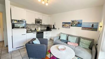 Téléviseur, lecteur de DVD, chaîne audio