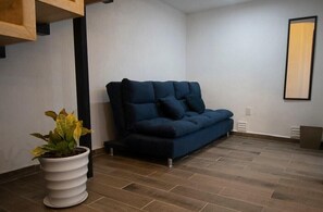 Girasol | 고급 침구, 셀렉트 컴포트 침대, 각각 다르게 가구 비치, 방음 설비