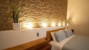 Hortencia | Premium bedding, Select Comfort beds, soundproofing, WiFi (free)