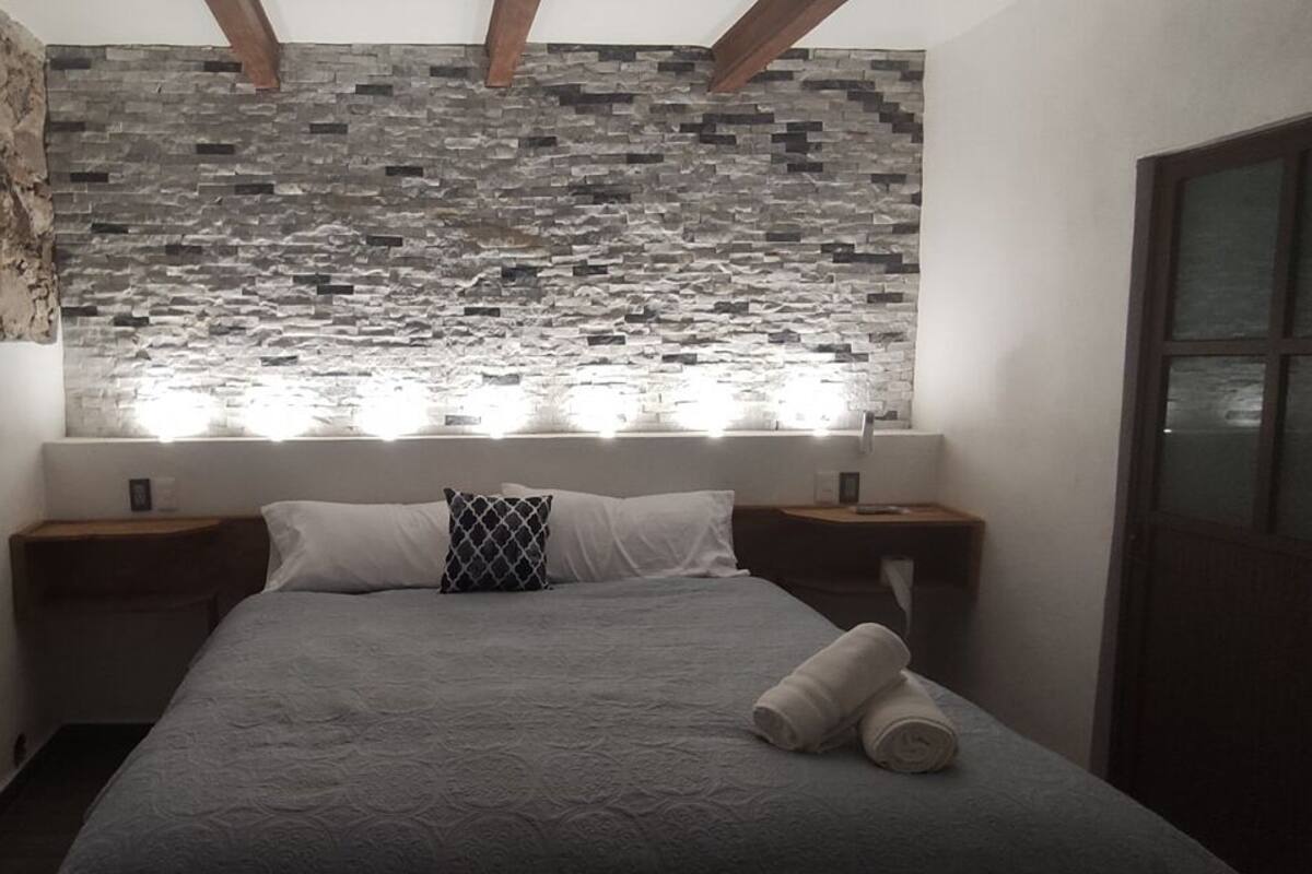 Business kamer, 1 kingsize bed | Luxe beddengoed, Select Comfort-bedden, geluiddichte muren, gratis wifi