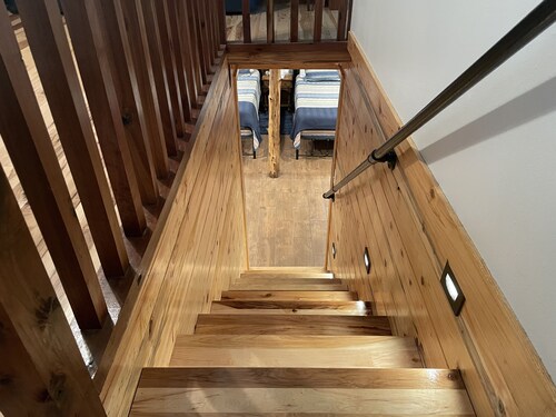 HIKING dog friendly HOT TUB & FIREPIT peaceful farmhouse cabin ATV UTV TRAILS