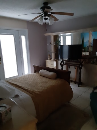 1 bedroom, iron/ironing board, WiFi, bed sheets. studio apt. attached to house. walking distance to gulf of Mexico