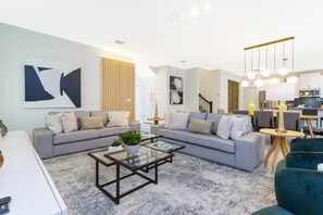 Smart TV - Amazing 6 bedroom house, private pool,  near several Disney’s attractions (Davenport)