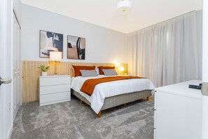 6 bedrooms, iron/ironing board, free WiFi, bed sheets