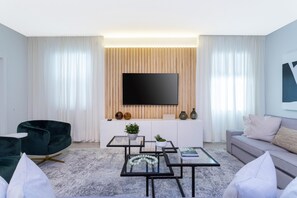 Smart TV - Amazing 6 bedroom house, private pool,  near several Disney’s attractions (Davenport)