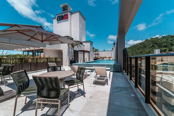 舒適公寓 | 室外用餐