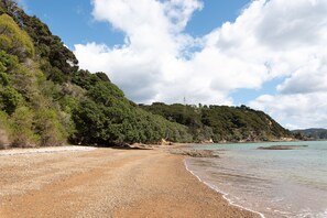 Beach - Nelson's Lookout - Russell Holiday Home (Russell)